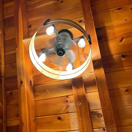 Yogi'S Den: Breathtaking Views! 3 Min To Dollywood, On 1 Acre! Villa Sevierville Eksteriør billede